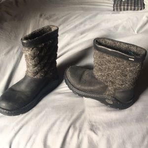 Chaco snow-boots size 7 waterproof